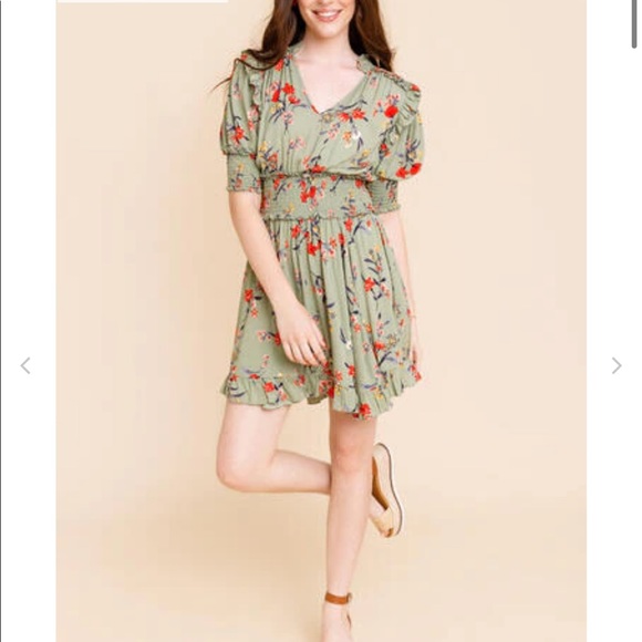 Francesca’s xs green floral smocked sinched v neck mini dress with sleeves - Picture 2 of 9